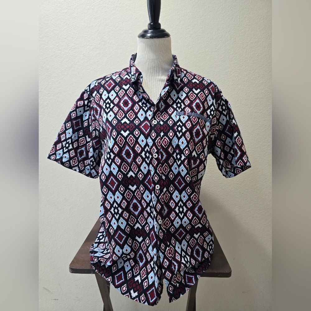 Elegant Diamond Patterned Button Down Shirt